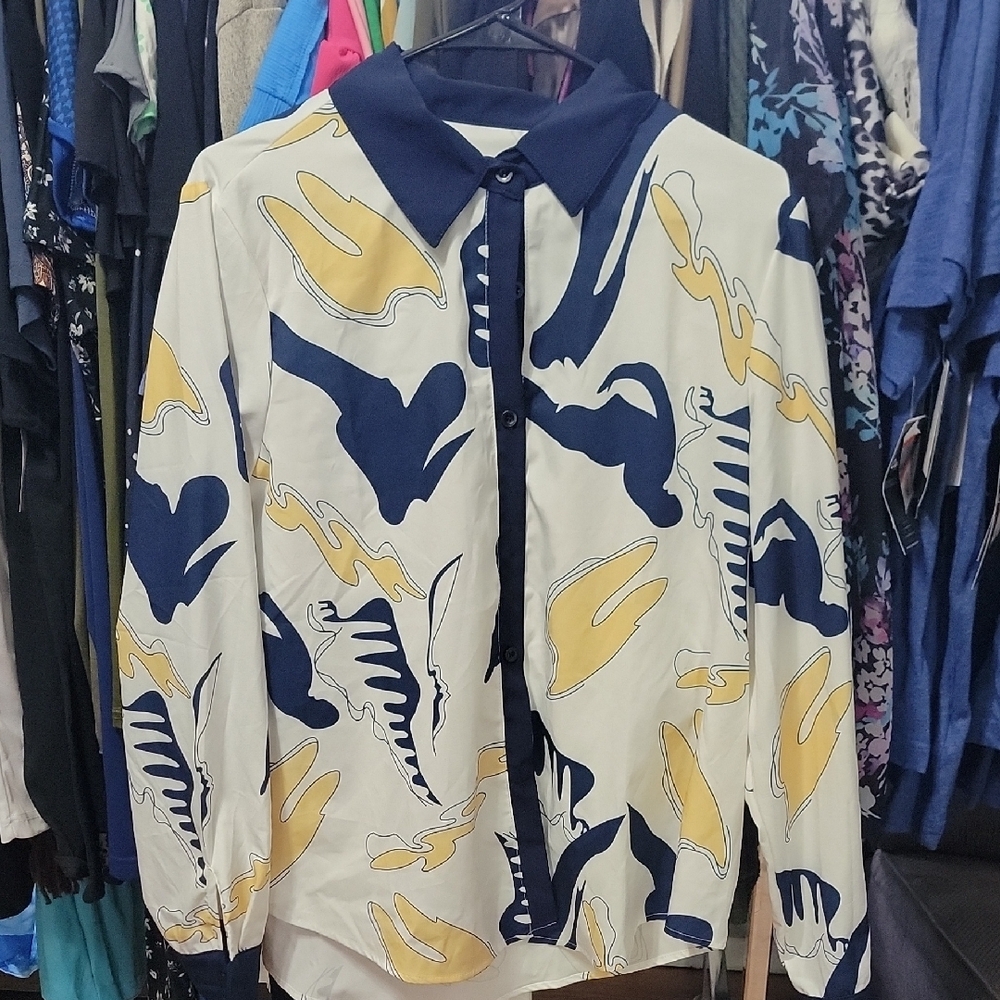 Stylish Women's Shirt with Abstract Design